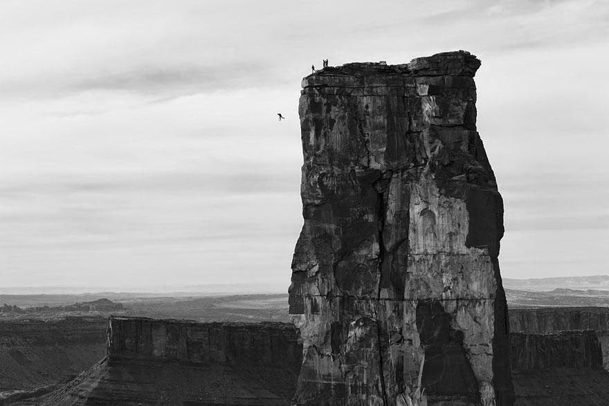 30 Death-Defying Photos That Will Make Your Heart Skip A Beat