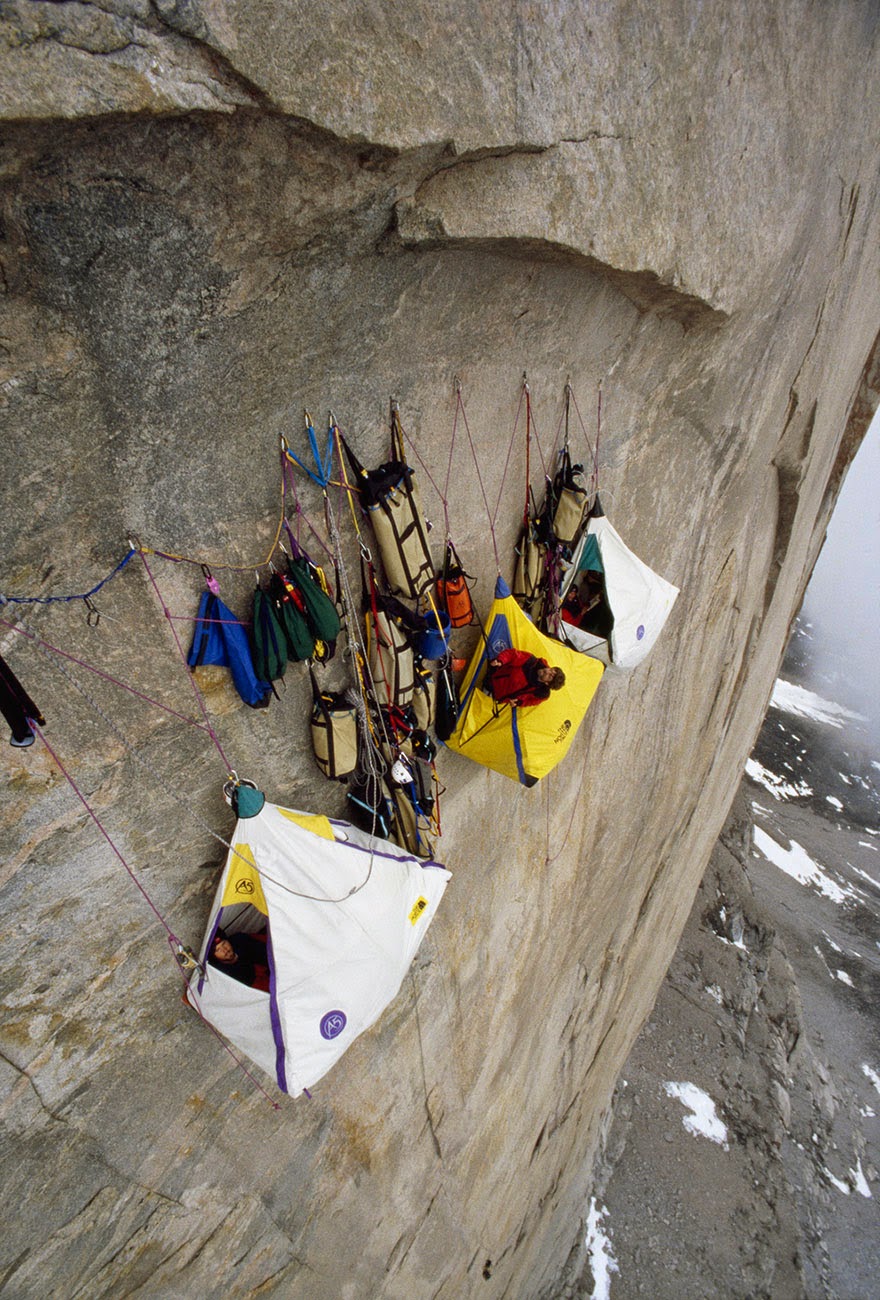 30 Death-Defying Photos That Will Make Your Heart Skip A Beat