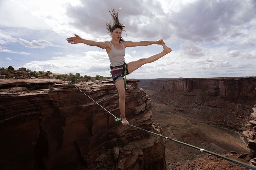 30 Death-Defying Photos That Will Make Your Heart Skip A Beat