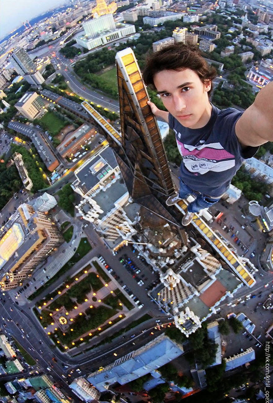 30 Death-Defying Photos That Will Make Your Heart Skip A Beat