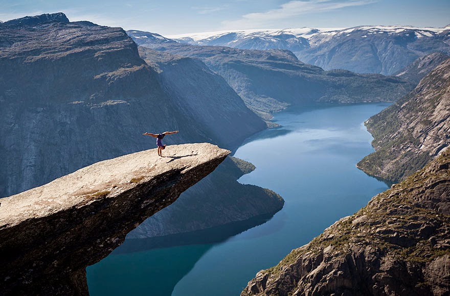 30 Death-Defying Photos That Will Make Your Heart Skip A Beat