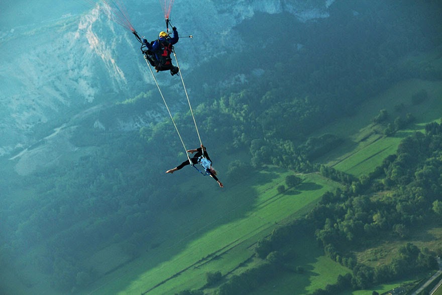 30 Death-Defying Photos That Will Make Your Heart Skip A Beat