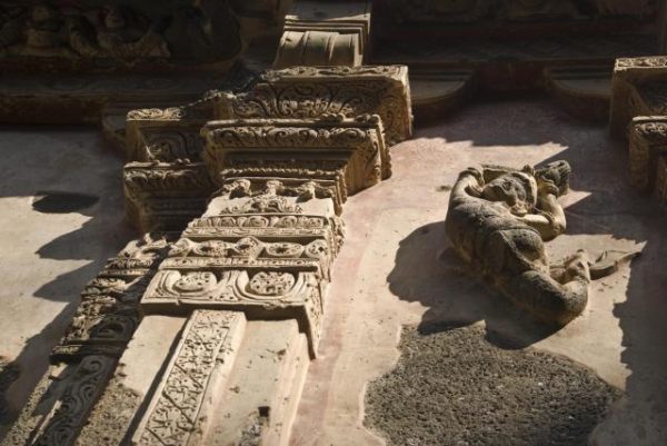 this-temple-was-carved-out-of-a-mountain-4